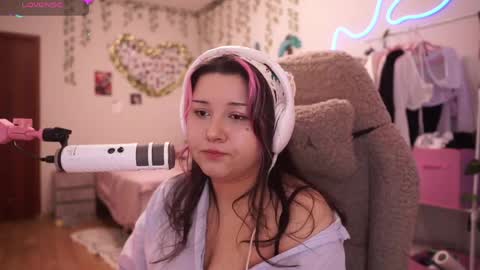 roxysuh online show from 10, 4, 2026