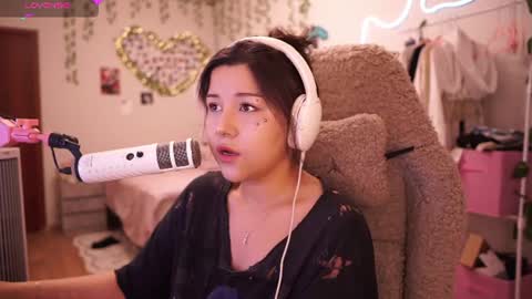 roxysuh online show from 4, 7, 2026