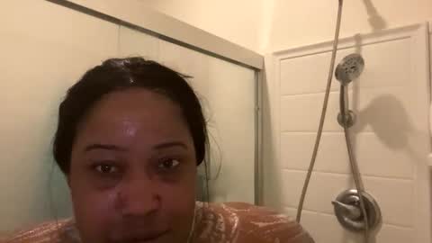 Snapshot of royalepryncess chatting on 12, 11, 2025 royalepryncess online show from 12, 11, 2025