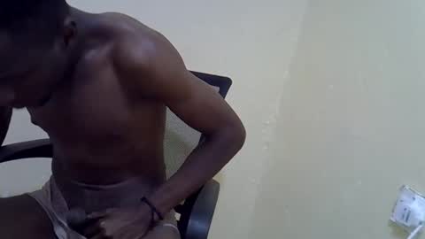 roystonne3 online show from 14, 9, 2025