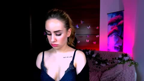 Snapshot of rozmary_ket chatting on 7, 2, 2025 Im Rozmary nice to meet you 3 online show from 7, 2, 2025