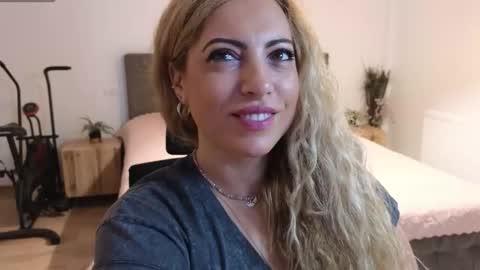 Snapshot of ruby_fit chatting on 4, 11, 2025 Ruby online show from 4, 11, 2025