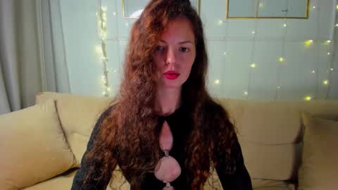 Snapshot of rubyattwood chatting on 21, 11, 2025 rubyattwood online show from 21, 11, 2025