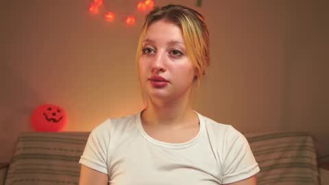 Mila online show from 29, 10, 2025