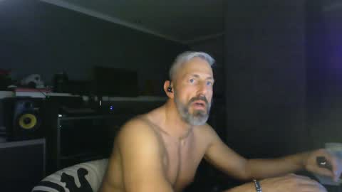Snapshot of ruffi77 chatting on 6, 2, 2025 Chico que rico Caliente online show from 6, 2, 2025