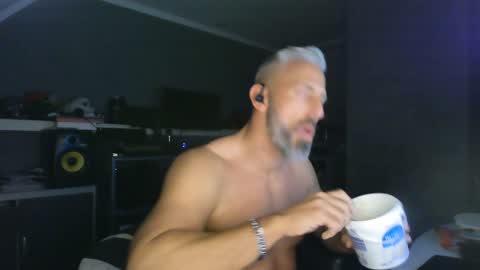 Snapshot of ruffi77 chatting on 7, 2, 2025 Chico que rico Caliente online show from 7, 2, 2025