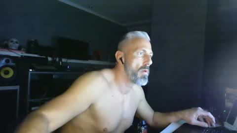 Snapshot of ruffi77 chatting on 21, 2, 2025 Chico que rico Caliente online show from 21, 2, 2025