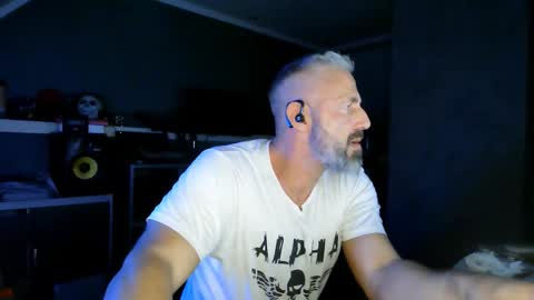 Snapshot of ruffi77 chatting on 9, 9, 2025 Chico que rico Caliente online show from 9, 9, 2025