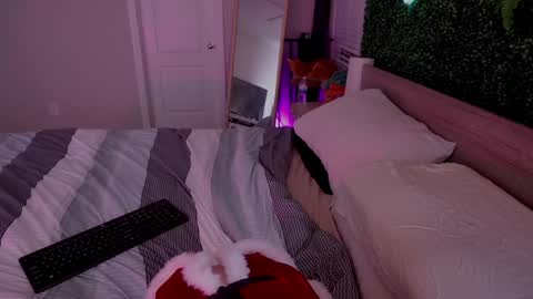 Snapshot of runesy chatting on 9, 12, 2024 Lady online show from 9, 12, 2024