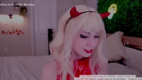Snapshot of runesy chatting on 17, 10, 2025 Lady online show from 17, 10, 2025