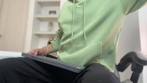  R U S S E L L  online show from 17, 1, 2026