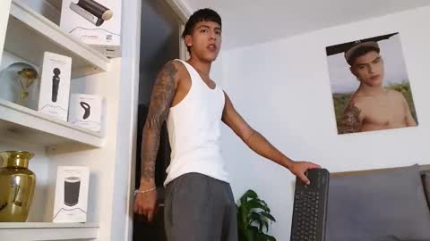  R U S S E L L  online show from 15, 3, 2026