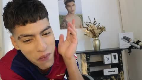  R U S S E L L  online show from 9, 4, 2026