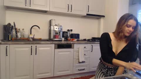 Snapshot of ruxandradanny chatting on 12, 12, 2024 ruxandradanny online show from 12, 12, 2024