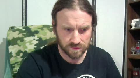 Snapshot of rwb1982 chatting on 19, 4, 2026 rwb1982 online show from 19, 4, 2026