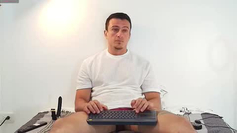 Snapshot of ryamcoast chatting on 4, 10, 2025 Sr Coast online show from 4, 10, 2025