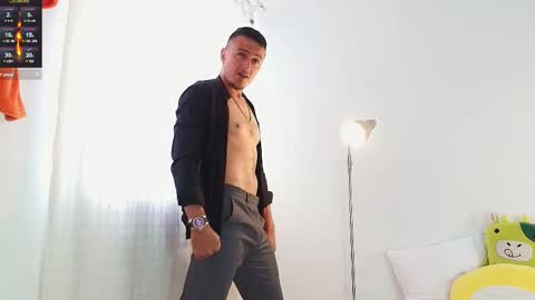 Snapshot of ryamcoast chatting on 18, 10, 2025 Sr Coast online show from 18, 10, 2025