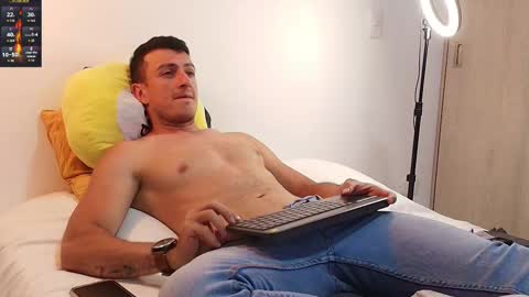 Snapshot of ryamcoast chatting on 6, 11, 2025 Sr Coast online show from 6, 11, 2025