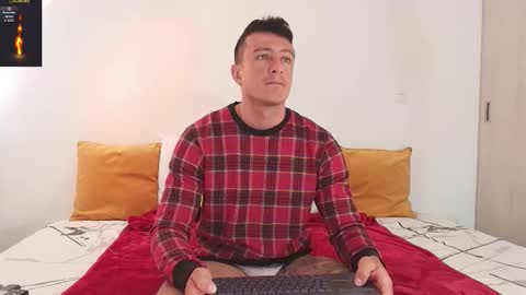 Snapshot of ryamcoast chatting on 30, 11, 2025 Sr Coast online show from 30, 11, 2025