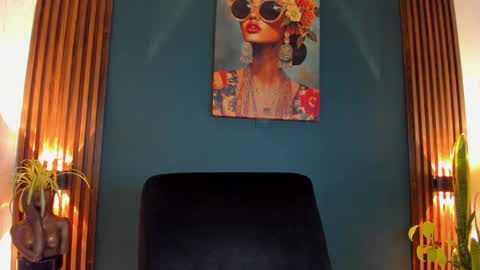 Ryan independent model online show from 19, 10, 2025