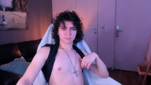 Snapshot of rylanstone chatting on 29, 9, 2025 Rylan online show from 29, 9, 2025