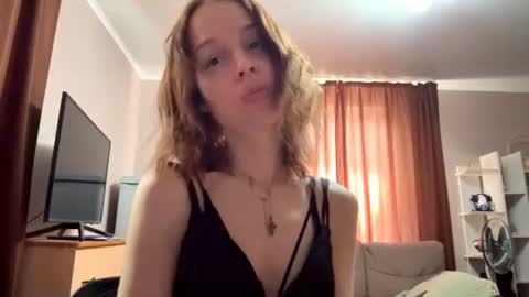 Snapshot of rynique chatting on 27, 7, 2026 ryni online show from 27, 7, 2026