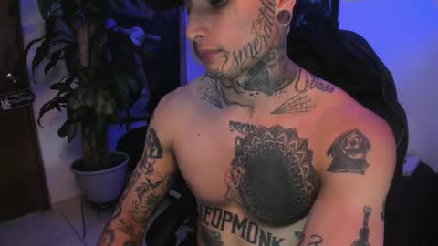 Snapshot of ryuk_it chatting on 6, 11, 2025 leopmonk help me reach 100 thumbs up online show from 6, 11, 2025