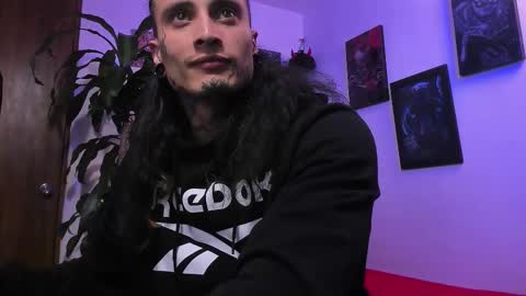 Snapshot of ryuk_it chatting on 29, 11, 2025 leopmonk help me reach 100 thumbs up online show from 29, 11, 2025