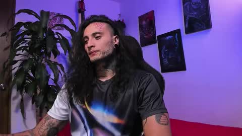 Snapshot of ryuk_it chatting on 1, 12, 2025 leopmonk help me reach 100 thumbs up online show from 1, 12, 2025