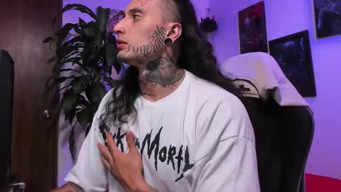 Snapshot of ryuk_it chatting on 2, 12, 2025 leopmonk help me reach 100 thumbs up online show from 2, 12, 2025