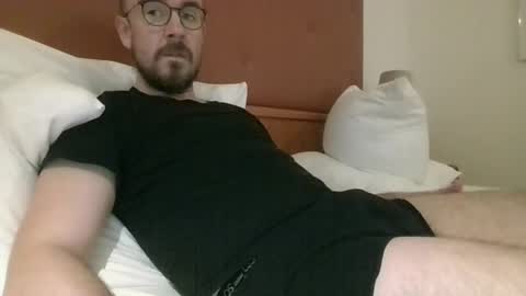 Snapshot of s_i_q chatting on 30, 10, 2025 s_i_q online show from 30, 10, 2025