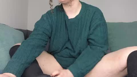 Snapshot of s_leanne_ chatting on 13, 5, 2026 Leanne online show from 13, 5, 2026
