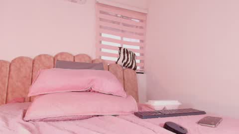 s_sofia_ online show from 30, 6, 2026