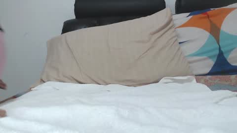 Snapshot of saaramiller_ chatting on 27, 1, 2025 saaramiller     online show from 27, 1, 2025