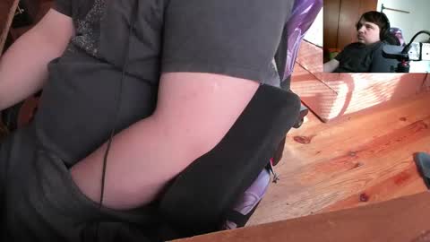 1141323  my Lord Mister Max   moms treasure online show from 10, 3, 2025