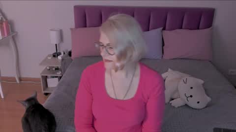 Sabrina MacMarren online show from 9, 3, 2025