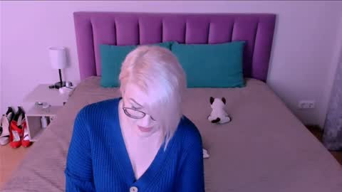 Sabrina MacMarren online show from 20, 9, 2025