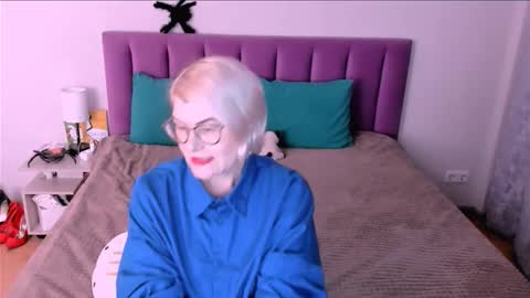 Sabrina MacMarren online show from 28, 10, 2025