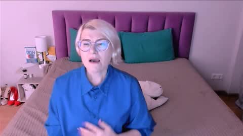 Sabrina MacMarren online show from 14, 11, 2025