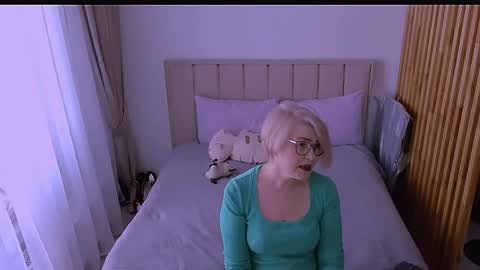 Sabrina MacMarren online show from 2, 4, 2026