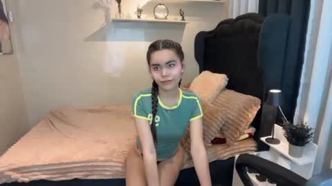 Snapshot of sabrinamadonna54 chatting on 23, 6, 2026 sabrinamadonna54 online show from 23, 6, 2026