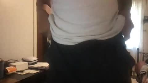 Snapshot of sack_draggin chatting on 9, 1, 2025 Beezy online show from 9, 1, 2025