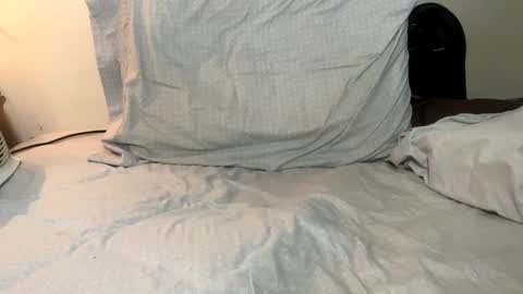 Snapshot of sackskincreamer chatting on 14, 2, 2025 R online show from 14, 2, 2025