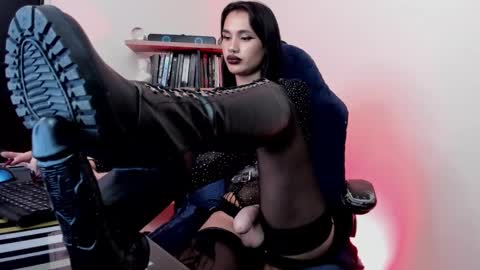 Aly independent model online show from 25, 2, 2025