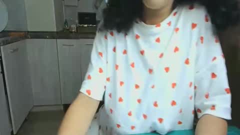 Snapshot of safari_xx chatting on 1, 11, 2025 Queen online show from 1, 11, 2025
