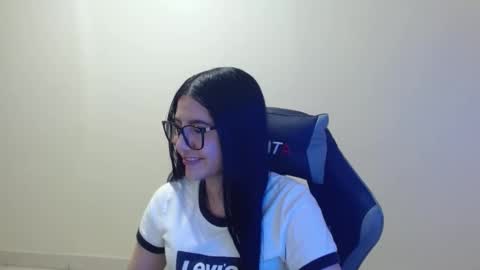 Sahaliefox  online show from 16, 12, 2025