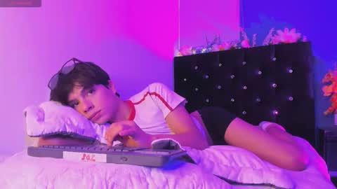 Snapshot of saintdangelo chatting on 18, 3, 2026 Santi online show from 18, 3, 2026