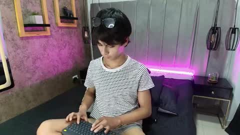 Snapshot of saintdangelo chatting on 9, 4, 2026 Santi online show from 9, 4, 2026