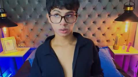 Snapshot of saintdangelo chatting on 5, 5, 2026 Santi online show from 5, 5, 2026