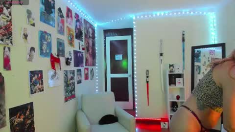 Snapshot of sakura_of chatting on 2, 10, 2025 sakura_of online show from 2, 10, 2025